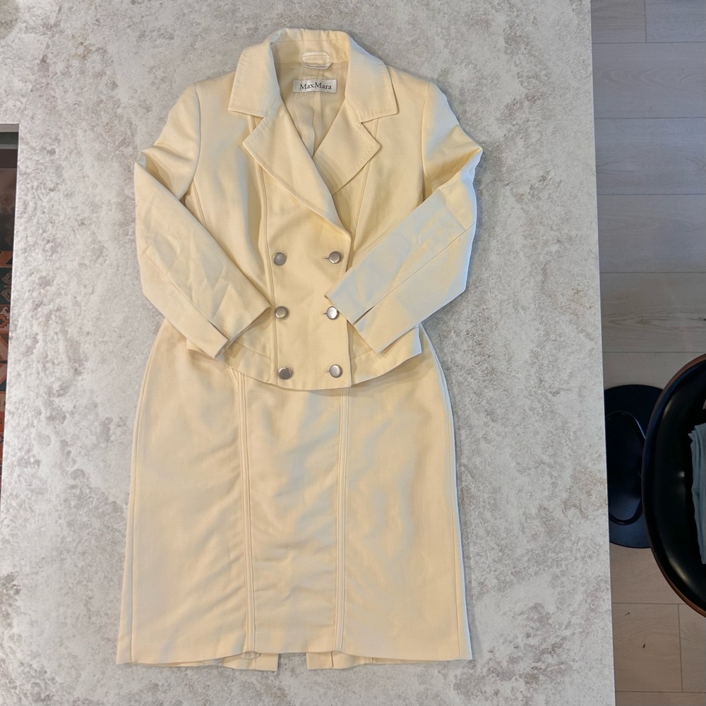 MaxMara Skirt Suit Set Blazer US 4 Skirt US 8 Pastel Yellow Easter Church Outfit
